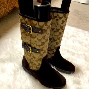 Do not buy For @ starlights Coach logo, calfskin “Tinah”signature buckle boots